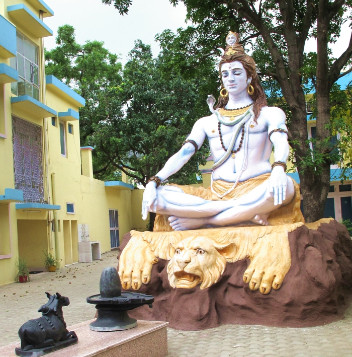 Estátua do deus Shiva, em Rishikesh, Índia