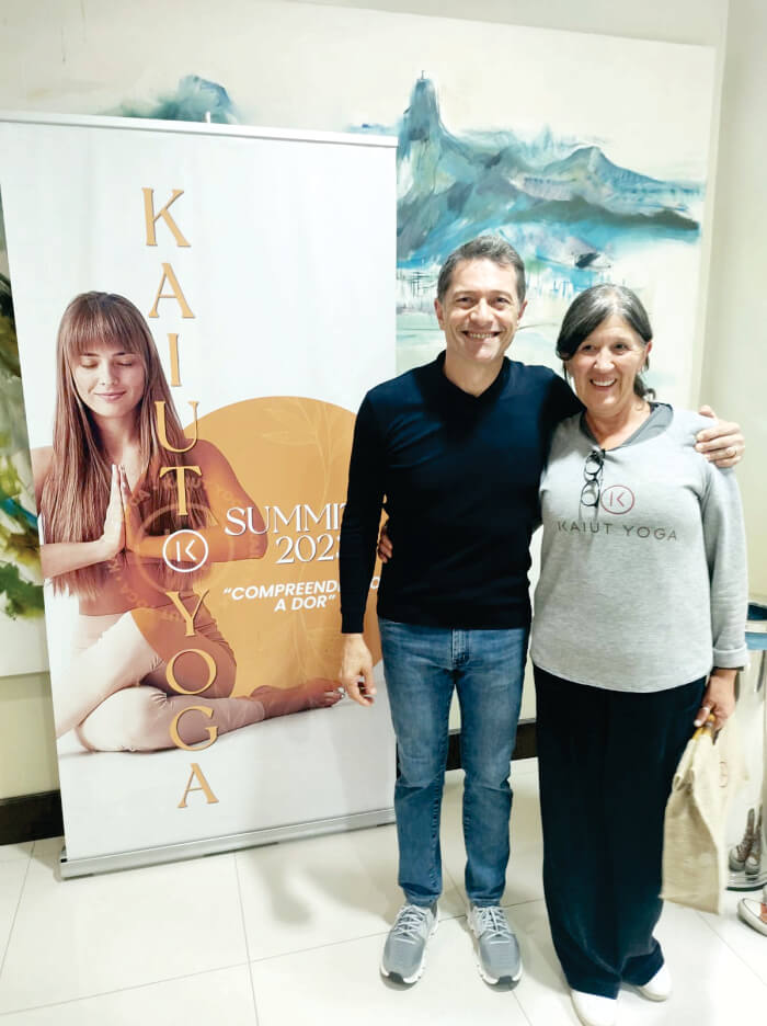 Francisco Kaiut e Eve Pisani durante workshop de Kaiut Yoga