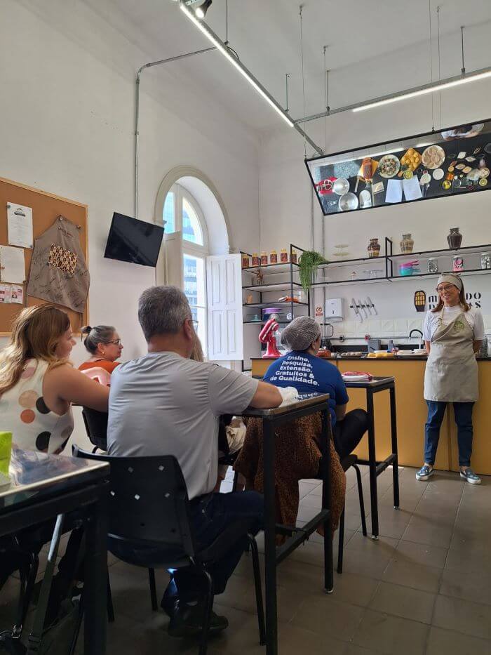 Ana Menna ministrando workshop